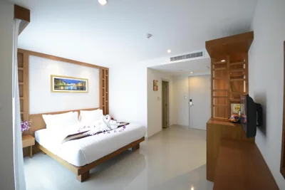 The Patong Center Hotel – Foto 16